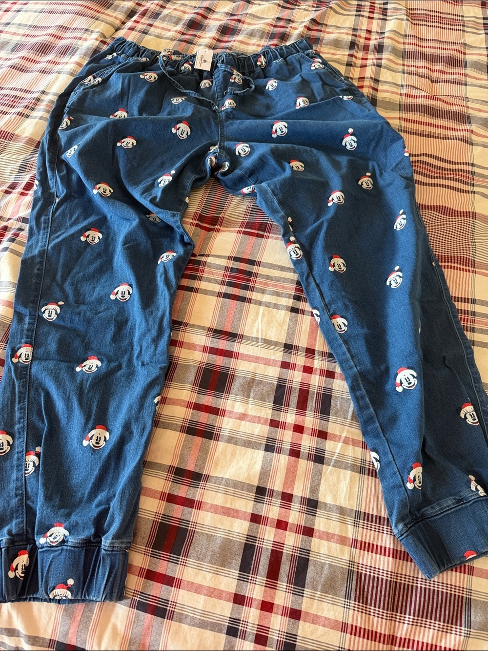 NWT Christmas Disney Jogger jeans